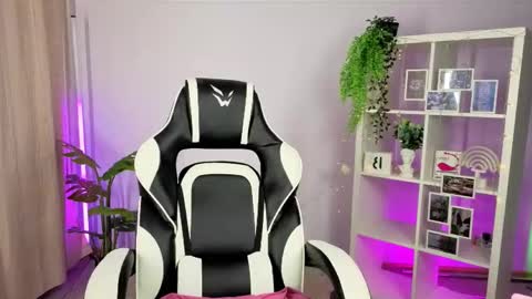 melissagray_ online show from 11/10/25, 09:52