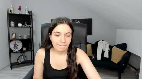 Snapshot of melissawiliam chatting on 11/21/25, 12:15 melissawiliam online show from 11/21/25, 12:15