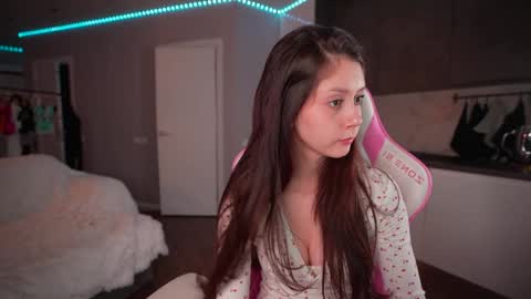 Snapshot of melissaxcbx chatting on 10/21/25, 02:40 NEXT STREAM in 7 3gmt--- online show from 10/21/25, 02:40