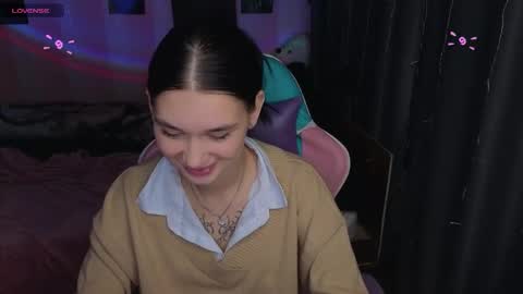 Freya  IM NONUDE online show from 09/12/25, 12:44