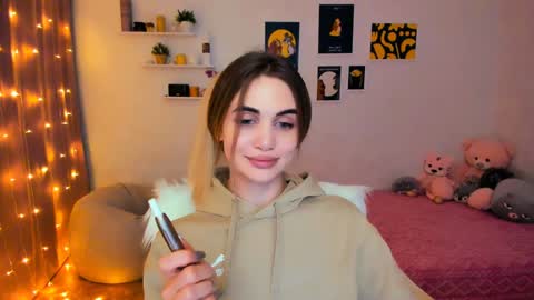 Snapshot of mellifluoustess chatting on 02/07/25, 12:53 Tessa online show from 02/07/25, 12:53