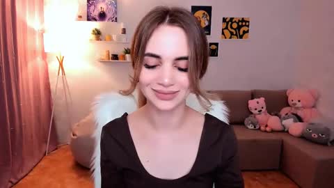 Snapshot of mellifluoustess chatting on 03/05/25, 08:32 Tessa online show from 03/05/25, 08:32