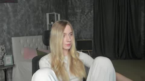 Snapshot of mellisadream chatting on 10/02/25, 02:07 mellisadream online show from 10/02/25, 02:07