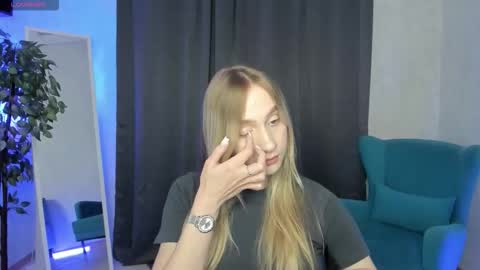 Snapshot of mellisadream chatting on 10/04/25, 03:37 mellisadream online show from 10/04/25, 03:37