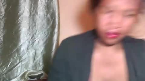 Snapshot of mellissia02 chatting on 10/05/25, 02:43 mellissa online show from 10/05/25, 02:43