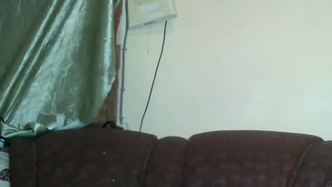 Snapshot of mellissia02 chatting on 10/17/25, 02:15 mellissa online show from 10/17/25, 02:15