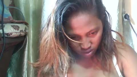 Snapshot of mellissia02 chatting on 11/13/25, 05:28 mellissa online show from 11/13/25, 05:28