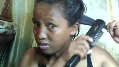 Snapshot of mellissia02 chatting on 11/19/25, 03:06 mellissa online show from 11/19/25, 03:06