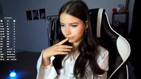 EVA online show from 11/03/25, 07:26