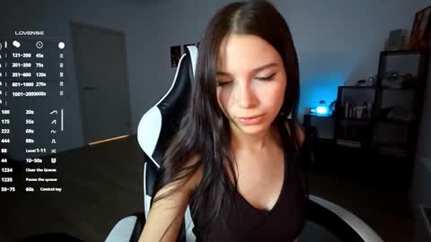 EVA online show from 11/11/25, 04:07