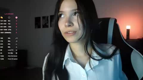 EVA online show from 11/14/25, 04:17