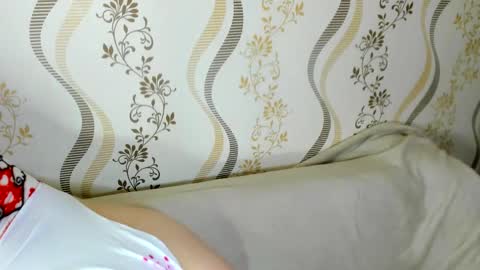 MelMooon online show from 10/24/25, 07:21