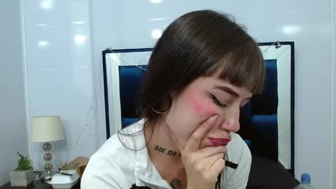 Snapshot of meloddy_collins chatting on 02/01/25, 12:18 Meloddy Coliins online show from 02/01/25, 12:18