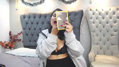Snapshot of melodiroux_ chatting on 01/04/25, 12:48 Melodi online show from 01/04/25, 12:48