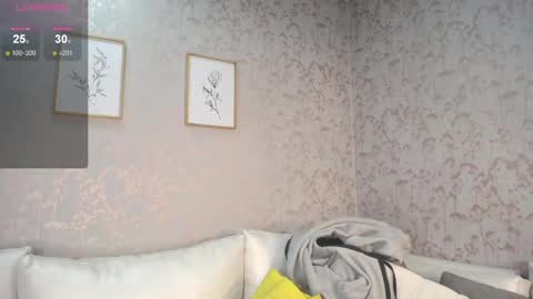 Snapshot of melodiroux_ chatting on 01/22/25, 08:59 Melodi online show from 01/22/25, 08:59