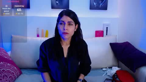 Snapshot of melodiroux_ chatting on 09/18/25, 01:02 Melodi online show from 09/18/25, 01:02