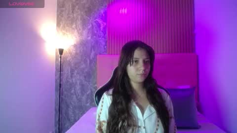 Snapshot of melody_bleir chatting on 10/26/25, 08:37 Melody online show from 10/26/25, 08:37