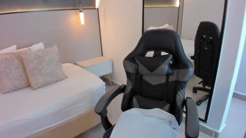 Melody  online show from 11/25/25, 12:27