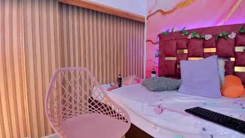 Mixie online show from 02/19/25, 04:55