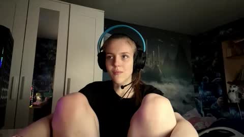 Hi Im Aria 18 years old online show from 10/25/25, 12:13