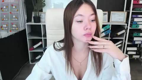 meow_mellie online show from 10/16/25, 01:39