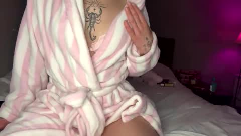 Snapshot of meowmeow_emma chatting on 11/06/25, 10:54 meowmeow_emma online show from 11/06/25, 10:54