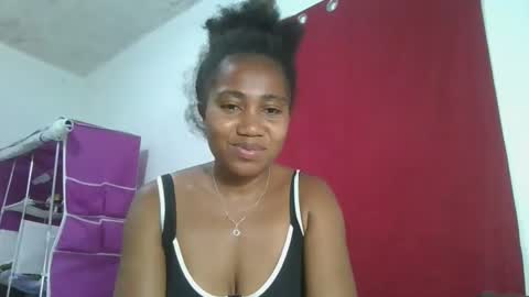 Snapshot of meraldaaaa chatting on 10/14/25, 09:15 meraldaaaa online show from 10/14/25, 09:15