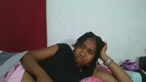 Snapshot of meraldaaaa chatting on 10/25/25, 06:35 meraldaaaa online show from 10/25/25, 06:35