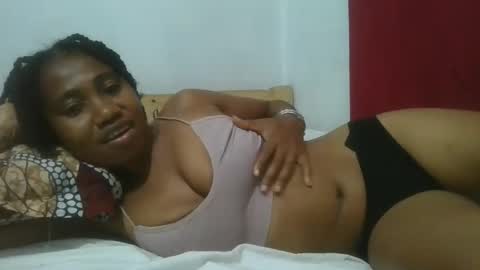 Snapshot of meraldaaaa chatting on 10/28/25, 12:03 meraldaaaa online show from 10/28/25, 12:03