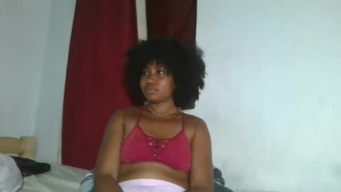 Snapshot of meraldaaaa chatting on 11/16/25, 02:11 meraldaaaa online show from 11/16/25, 02:11