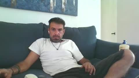 Snapshot of mercedes190d chatting on 11/04/25, 03:22 Mercedes190d online show from 11/04/25, 03:22