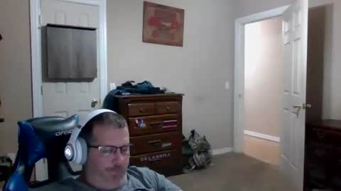 mercer1977 online show from 10/28/25, 01:36