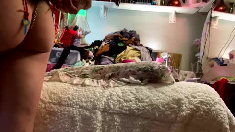 gurlnips online show from 12/27/24, 11:28