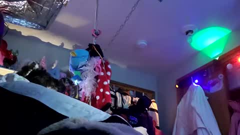 gurlnips online show from 01/28/25, 04:08