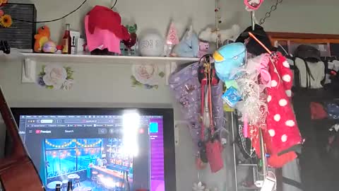 gurlnips online show from 01/28/25, 07:10