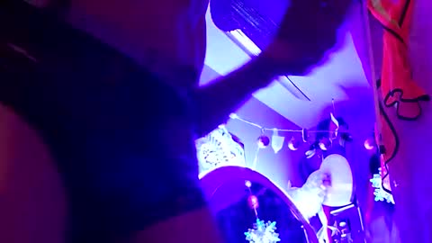 gurlnips online show from 02/10/25, 12:52