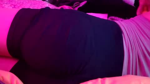 gurlnips online show from 02/15/25, 11:17