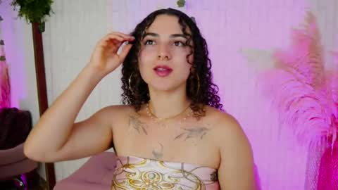 Snapshot of merida_bell18 chatting on 09/23/25, 12:35 Merida Bell online show from 09/23/25, 12:35
