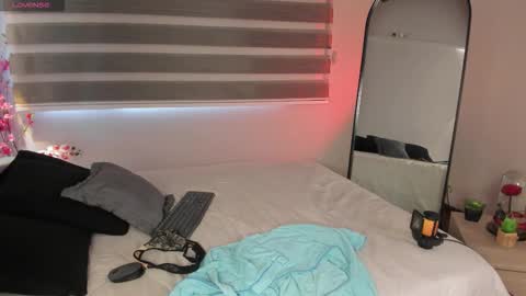 Merida  online show from 10/18/25, 01:12