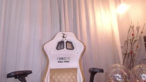 Snapshot of meriiiidaa chatting on 10/15/25, 03:50 meriiiidaa online show from 10/15/25, 03:50