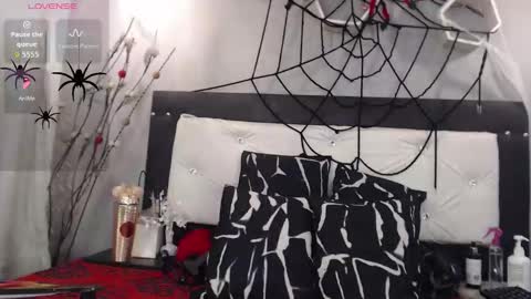 Snapshot of meriiiidaa chatting on 10/24/25, 04:20 meriiiidaa online show from 10/24/25, 04:20