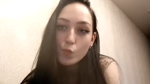 Snapshot of merilyngilly chatting on 10/10/25, 04:50 Rapuncel online show from 10/10/25, 04:50