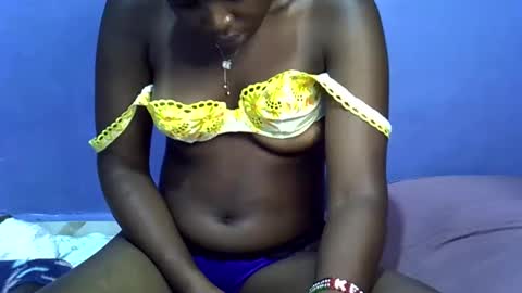 Snapshot of merlin_queen chatting on 10/07/25, 12:41 merlin_queen online show from 10/07/25, 12:41