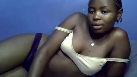 Snapshot of merlin_queen chatting on 10/11/25, 02:15 merlin_queen online show from 10/11/25, 02:15