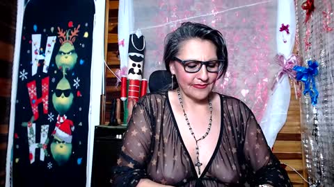 Snapshot of merlyna_goldens chatting on 12/31/24, 10:23 My next birthday is December 11th. online show from 12/31/24, 10:23