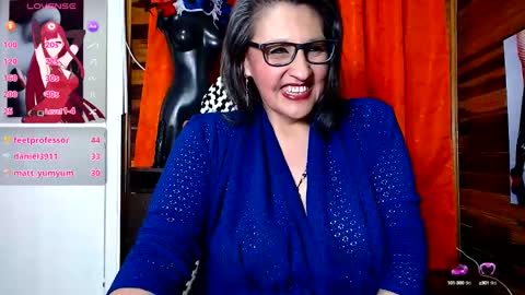Snapshot of merlyna_goldens chatting on 01/19/25, 09:01 My next birthday is December 11th. online show from 01/19/25, 09:01