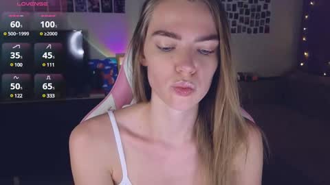 Snapshot of merry_dancers_ chatting on 01/09/25, 05:43 Susan online show from 01/09/25, 05:43