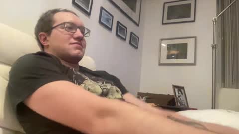 Snapshot of metallica92786 chatting on 02/23/25, 05:12 metallica92786 online show from 02/23/25, 05:12