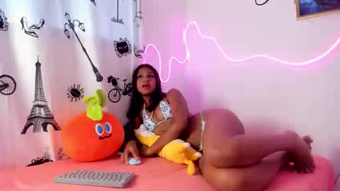 mey lara online show from 09/18/25, 09:50