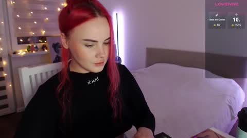 Snapshot of mi_cherry chatting on 12/27/24, 11:31 Alice online show from 12/27/24, 11:31